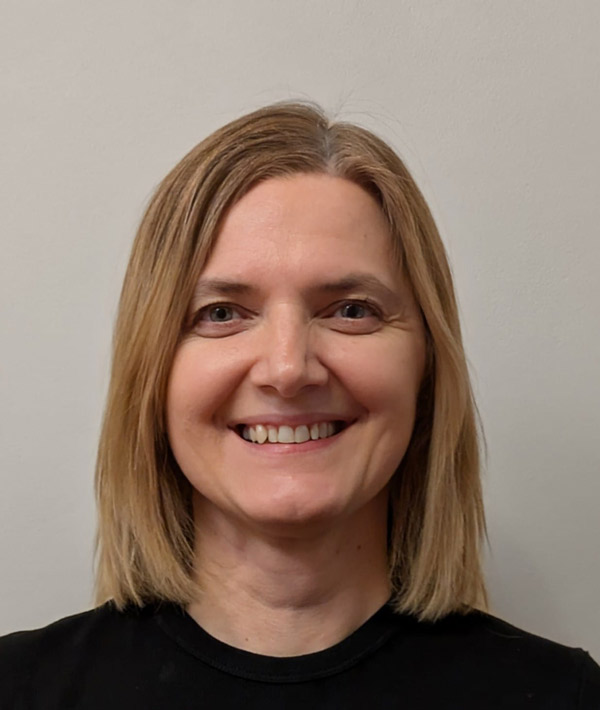 Dr. Annamaria Mesaros